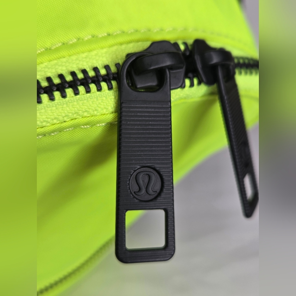 Lululemon 9"x9"inch Micro Neon Green/black Women's BackpackCity Adventurer - Picture 10 of 14